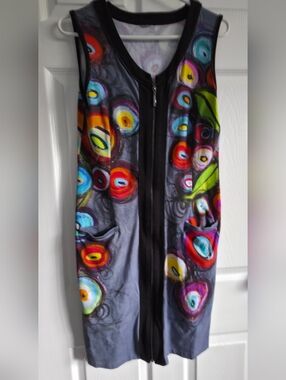 Dolcezza Sleeveless Dress with Multicolor Abstract Circular Print and Front Zip